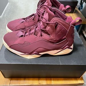 Nike air Jordan true flights size 9/12 in Burgundy wine color lightly used.